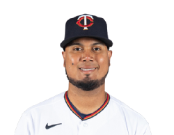 Luis Arraez portrait